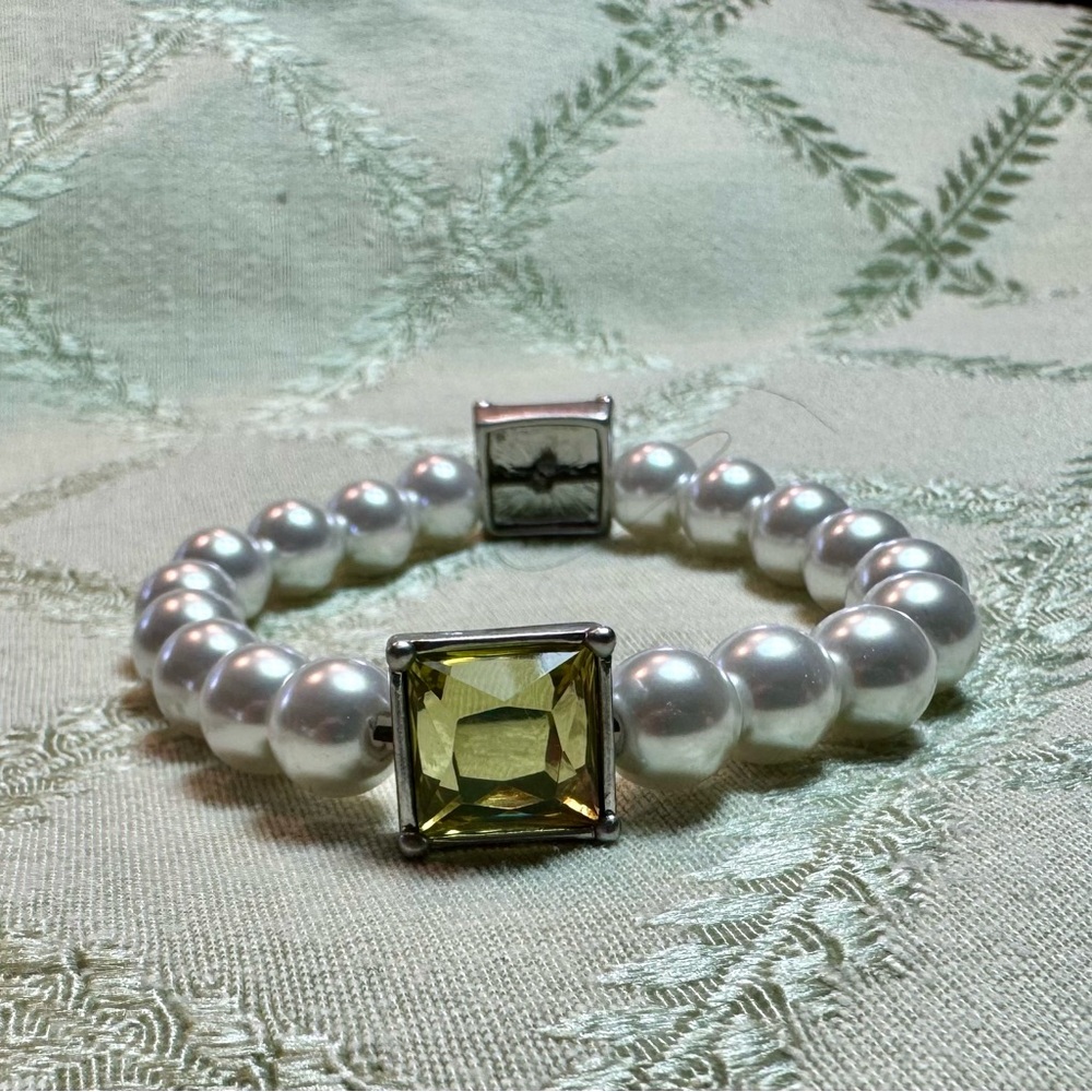 Vintage Lia Sophia Vanity Stretch Faux Pearl and Crystal Bracelet.
